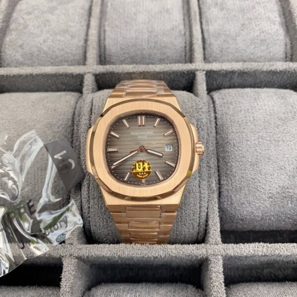 Patek Philippe Master Grade Nautilus 5711R Brown Dial, Rose Gold, 40.0 mm, Self Winding Automatic