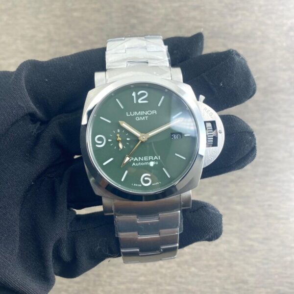 Luminor Panerai GMT Green Dial 44MM