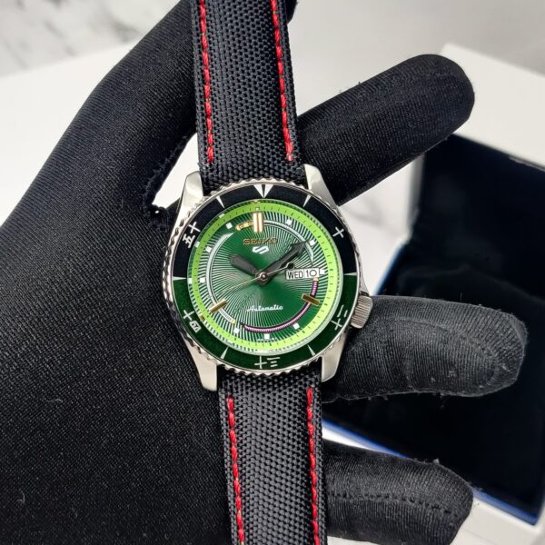 Seiko 5 Sports One Piece Roronoa Zoro