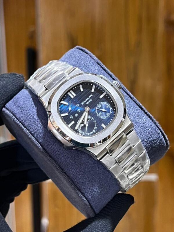 Patek Philippe Nautilus 5712/1A Blue Dial 40mm