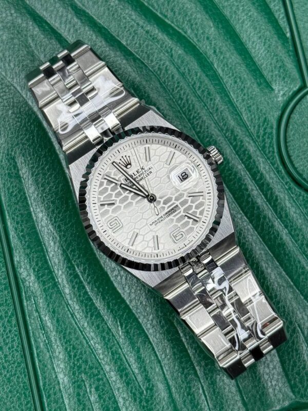 Rolex Master Grade Land-Dweller 40 Oyster, 40 mm Oystersteel and white gold M127334-0001