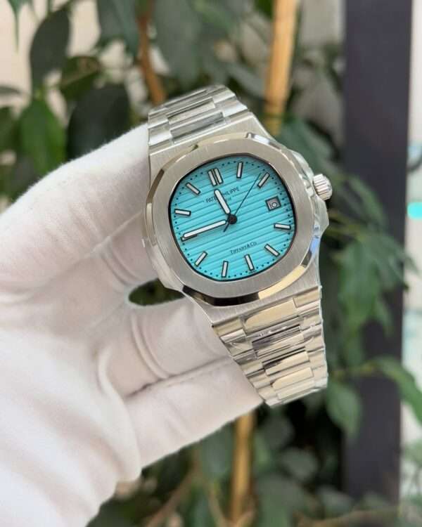 Patek Philippe Nautilus 5711 Style – Tiffany Blue Dial