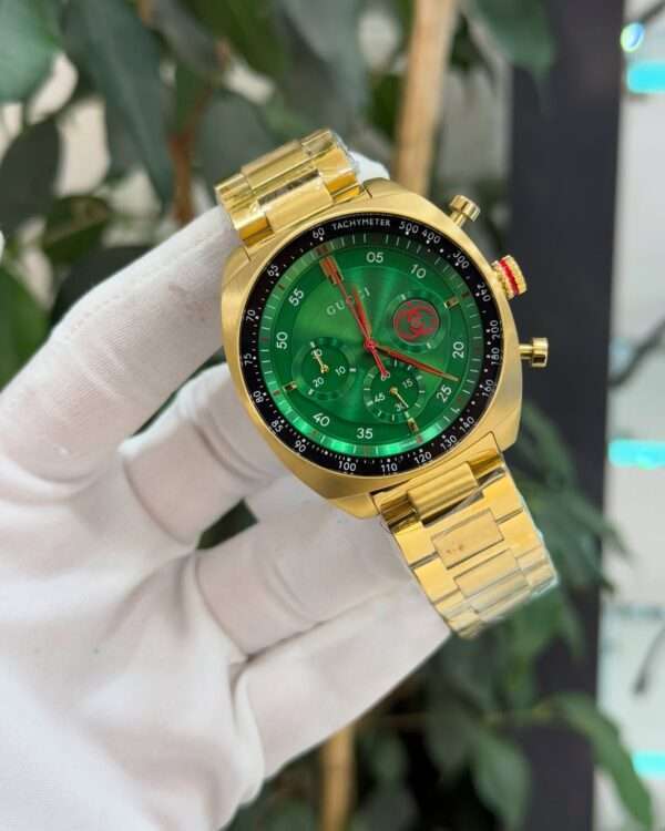 Gucci Chronograph Style – Green Dial & Gold-Tone Bracelet