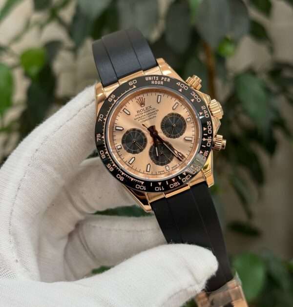 Rolex Daytona Style – Rose Gold Dial & Black Rubber Strap