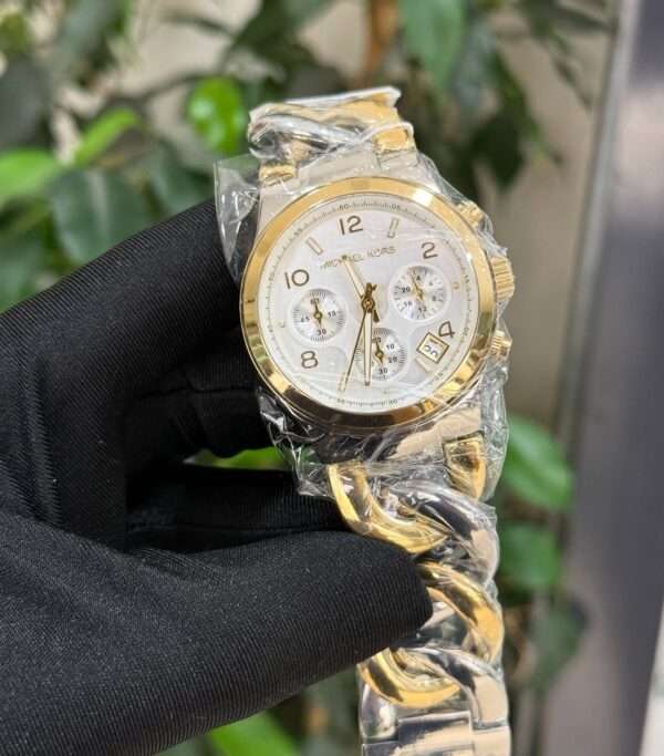 Michael Kors Chronograph Style – White Dial & Gold-Tone Bracelet