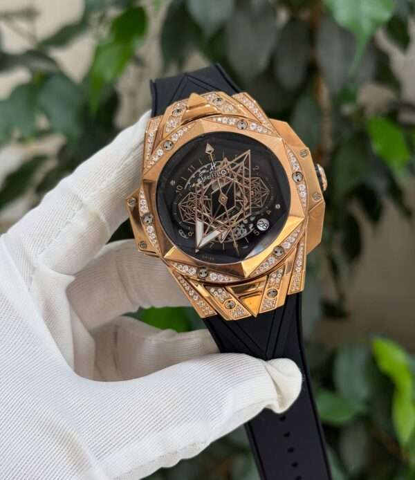 Hublot Big Bang Style – Rose Gold Pavé Skeleton Dial