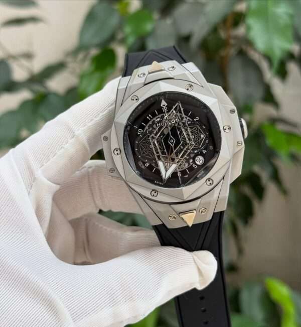 Hublot Big Bang Style – Black Skeleton & Silver-Tone Case