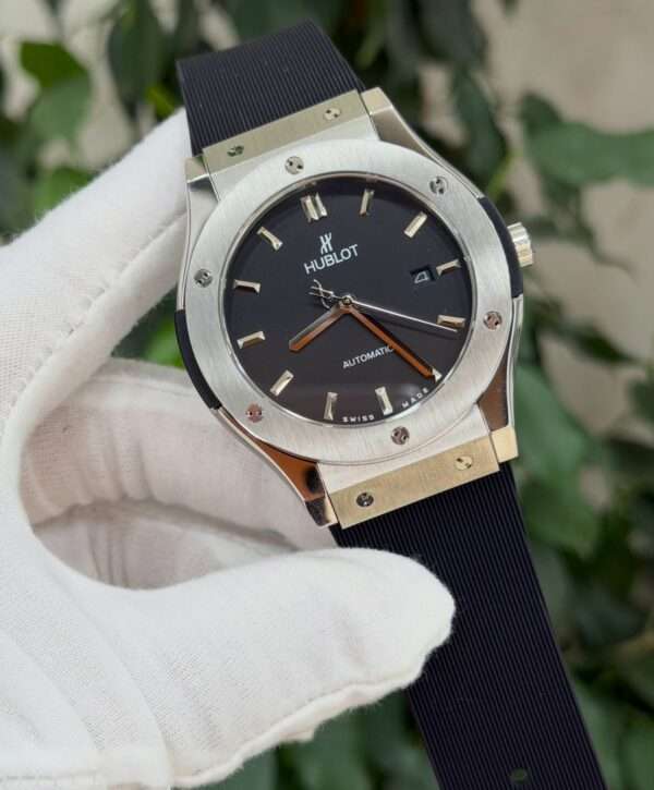 Hublot Classic Fusion Style – Black Dial & Black Rubber Strap