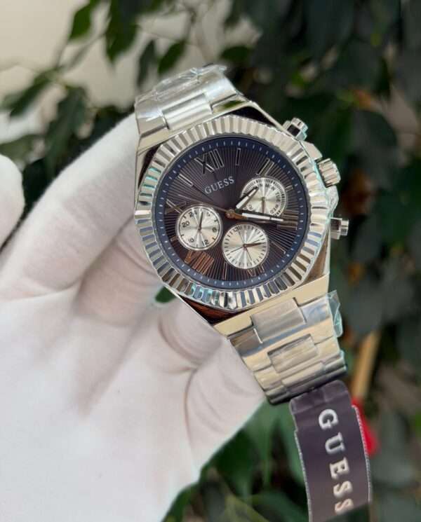 GUESS Multifunction Style – Dark Brown Dial & Silver-Tone Bracelet