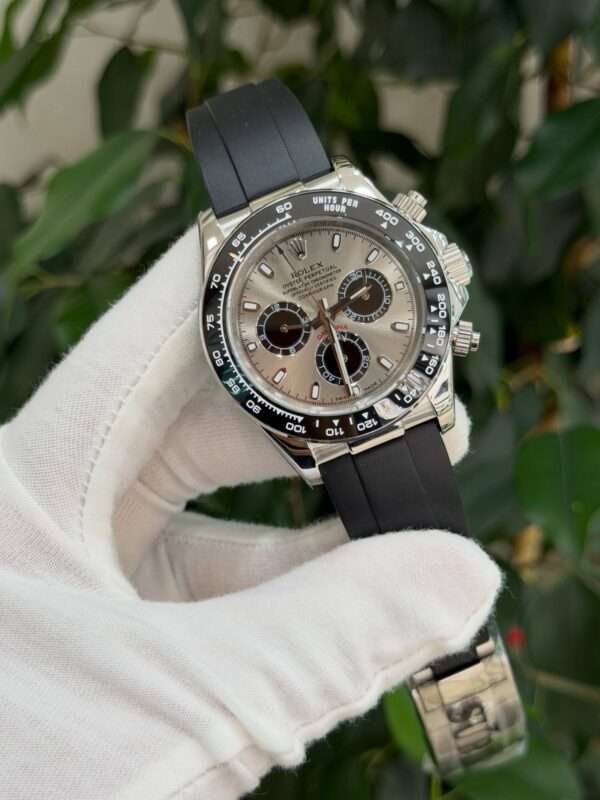 Rolex Daytona Style – Champagne Dial & Black Oysterflex Strap