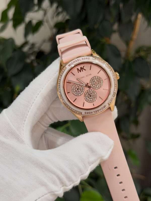 Michael Kors Runway MK6854 Style – Rose Gold Pavé Dial & Pink Silicone Strap