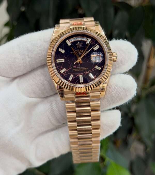 Rolex Day-Date 40 Style – Burgundy Marble Dial & Full Gold-Tone Bracelet